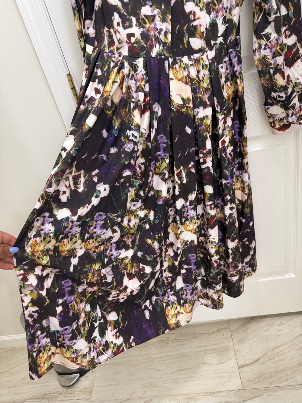 Black Floral Long-Sleeve Midi Dress with tags - Picture 4 of 10